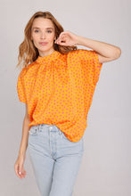 Load image into Gallery viewer, The Sistina top in yellow