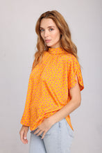 Load image into Gallery viewer, The Sistina top in yellow