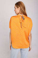 Load image into Gallery viewer, The Sistina top in yellow