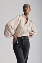 Load image into Gallery viewer, The Dominique in Champagne