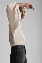 Load image into Gallery viewer, The Dominique in Champagne