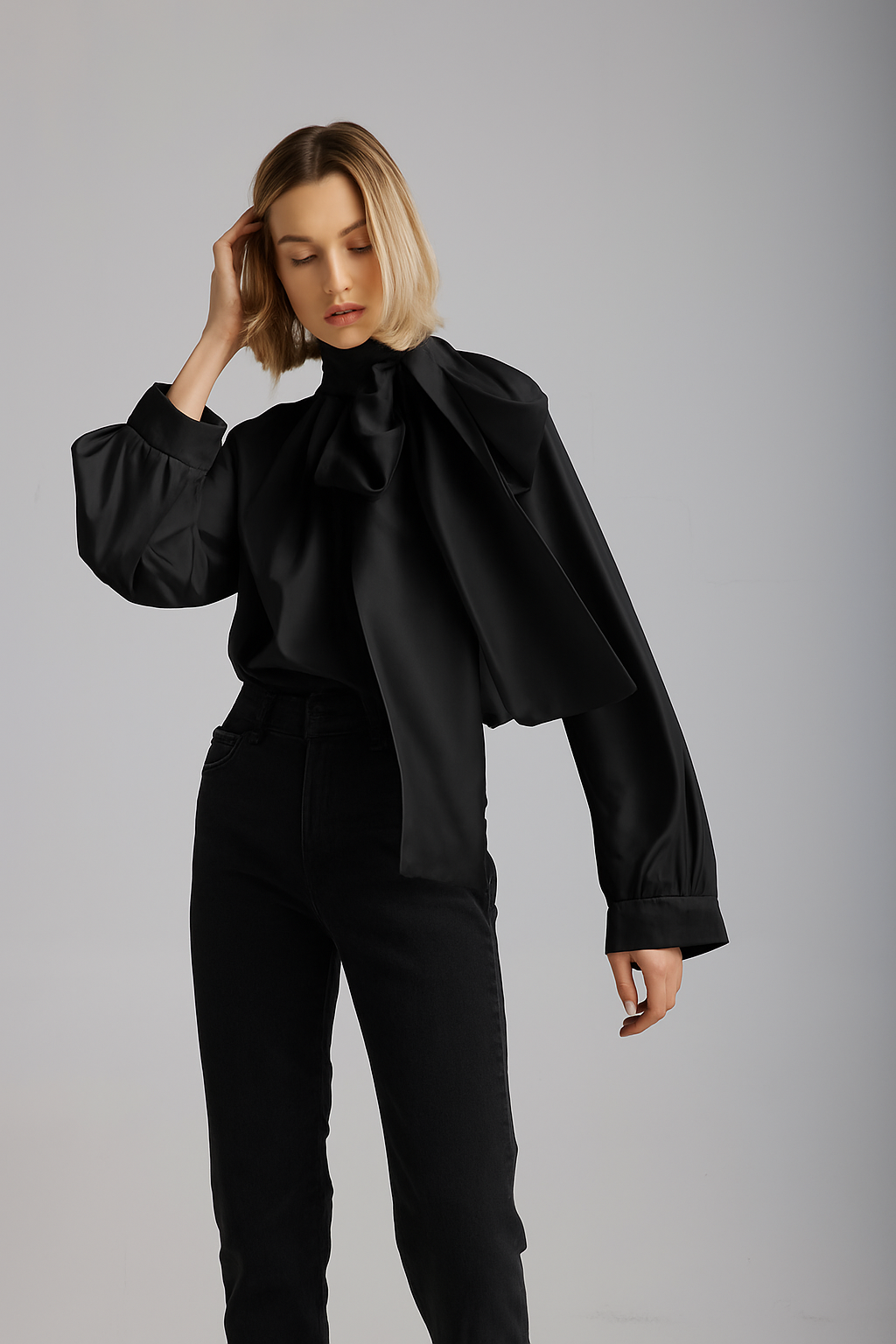 The Globe in Black