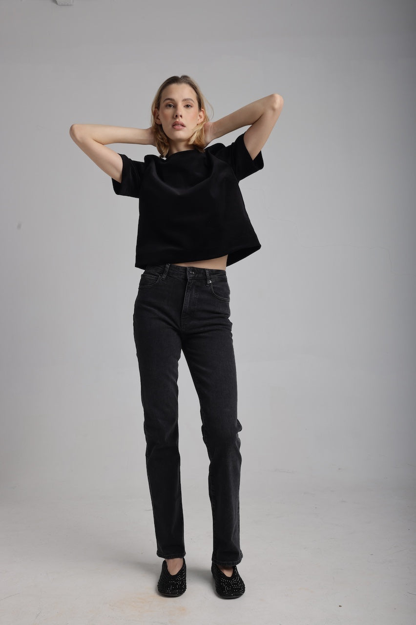 The Laetitia top in Black – Leledebaltzac
